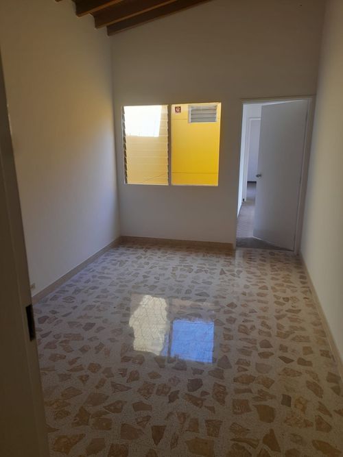 Apartamento de 6 alcobas en arriendo en La Castellana, Medellín, 300 m² · foto 15 de 18