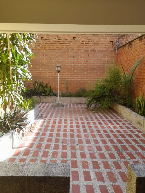 Apartamento de 6 alcobas en arriendo en La Castellana, Medellín, 300 m² · foto 13 de 18