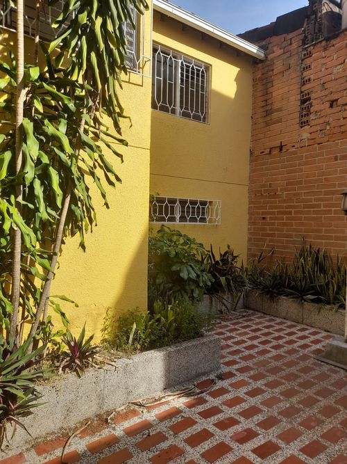 Apartamento de 6 alcobas en arriendo en La Castellana, Medellín, 300 m² · foto 11 de 18