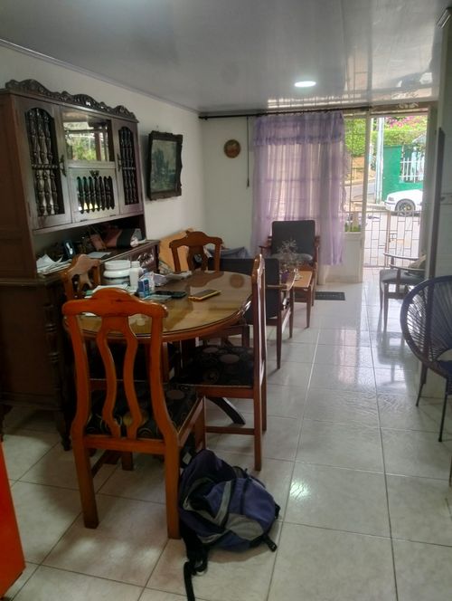 Casa de 3 alcobas en venta en Limoncito, Floridablanca, 58 m² · foto 2 de 10