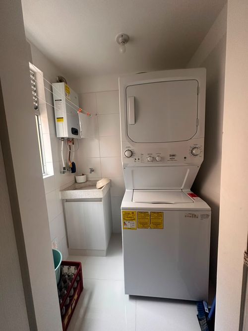 Apartamento de 3 alcobas en venta en La Estancia, Madrid, 90 m² · foto 11 de 24