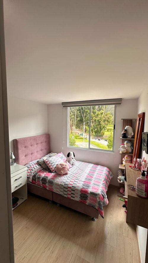 Apartamento de 3 alcobas en venta en La Estancia, Madrid, 90 m² · foto 14 de 24