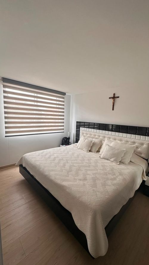 Apartamento de 3 alcobas en venta en La Estancia, Madrid, 90 m² · foto 19 de 24