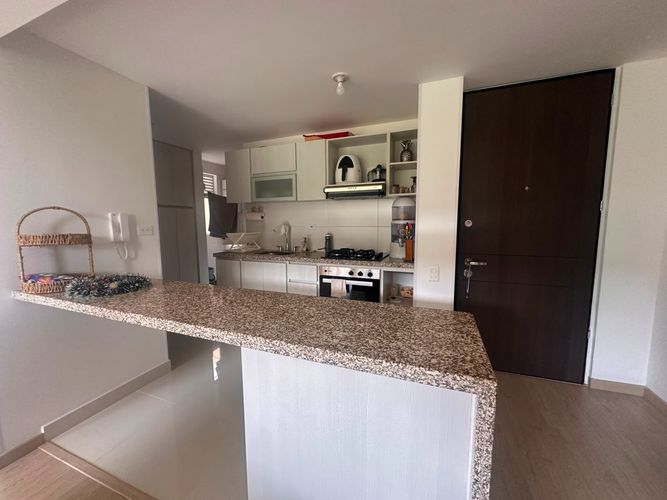 Apartamento de 3 alcobas en venta en La Estancia, Madrid, 90 m² · foto 10 de 24