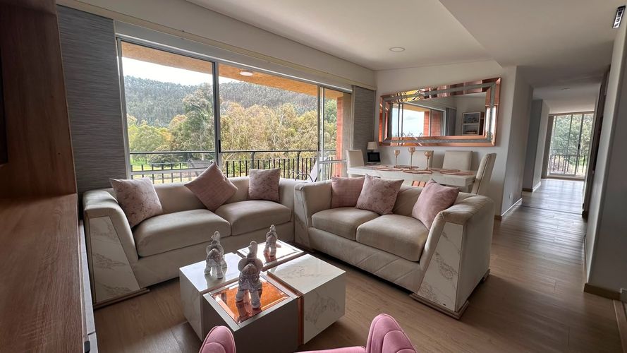 Apartamento de 3 alcobas en venta en La Estancia, Madrid, 90 m² · foto 2 de 24