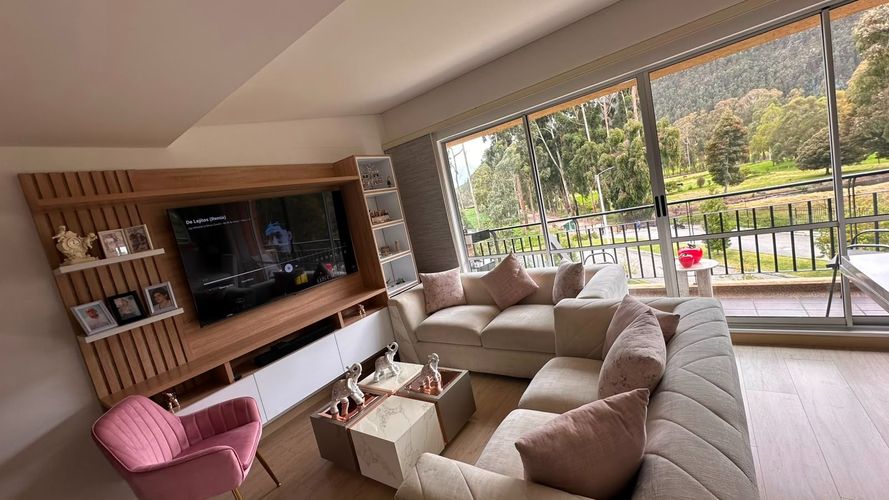 Apartamento de 3 alcobas en venta en La Estancia, Madrid, 90 m² · foto 3 de 24