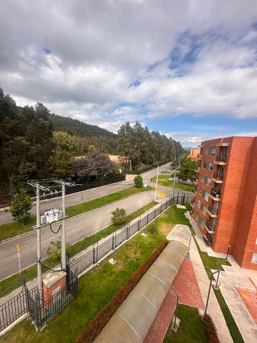 Apartamento de 3 alcobas en venta en La Estancia, Madrid, 90 m² · foto 18 de 24