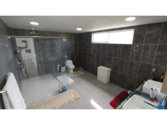 Casa de 6 alcobas en venta en San Carlos, Ibagué, 400 m² · foto 7 de 24