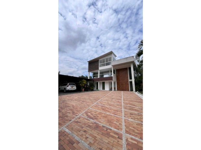 Casa de 6 alcobas en venta en San Carlos, Ibagué, 400 m² · foto 23 de 24