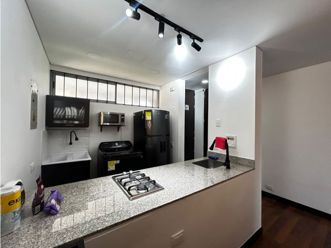 Apartaestudio en venta en El Poblado, Medellín, 52 m² · foto 4 de 12