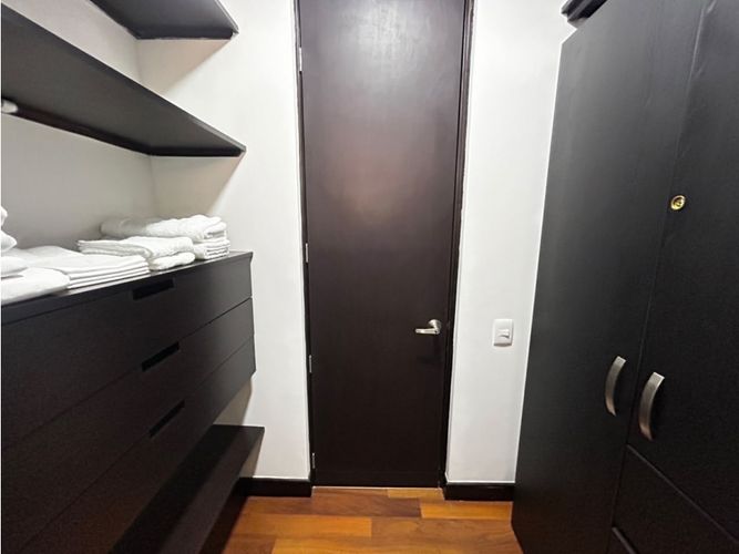 Apartaestudio en venta en El Poblado, Medellín, 52 m² · foto 9 de 12
