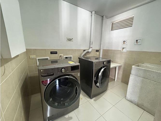 Apartaestudio en venta en El Poblado, Medellín, 52 m² · foto 12 de 12