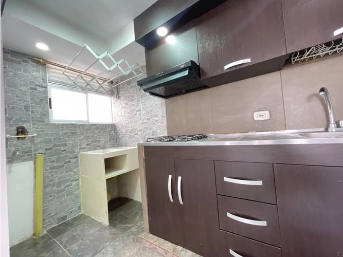 Apartamento de 2 alcobas en venta en Candelaria, 42 m² · foto 2 de 19