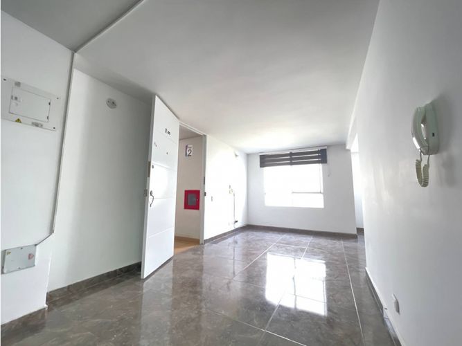 Apartamento de 2 alcobas en venta en Candelaria, 42 m² · foto 5 de 19