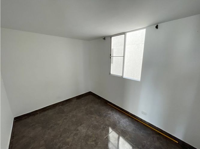Apartamento de 2 alcobas en venta en Candelaria, 42 m² · foto 6 de 19