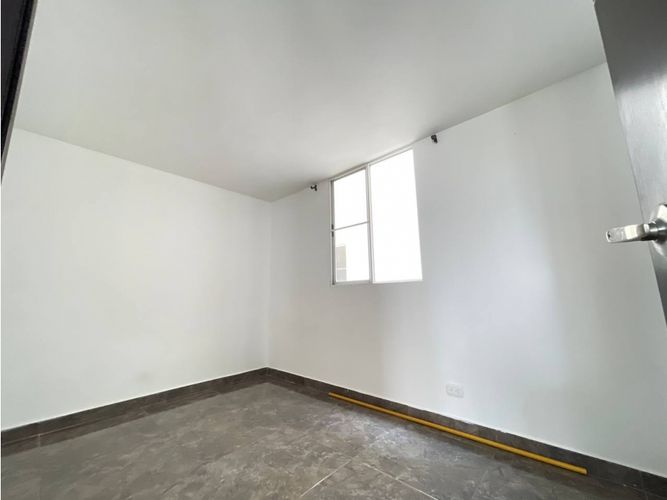 Apartamento de 2 alcobas en venta en Candelaria, 42 m² · foto 7 de 19