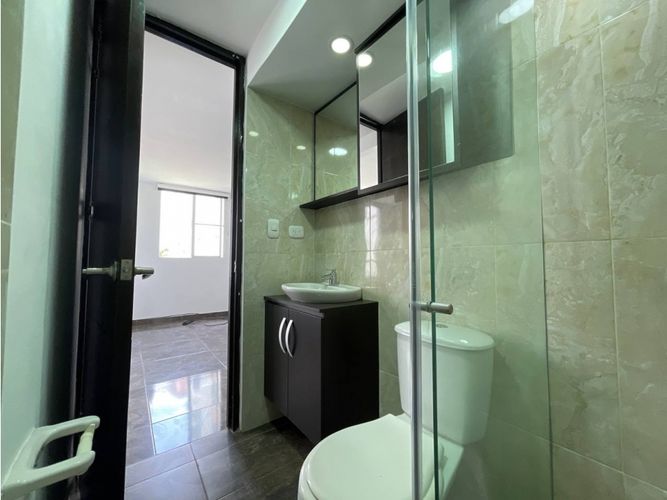 Apartamento de 2 alcobas en venta en Candelaria, 42 m² · foto 11 de 19