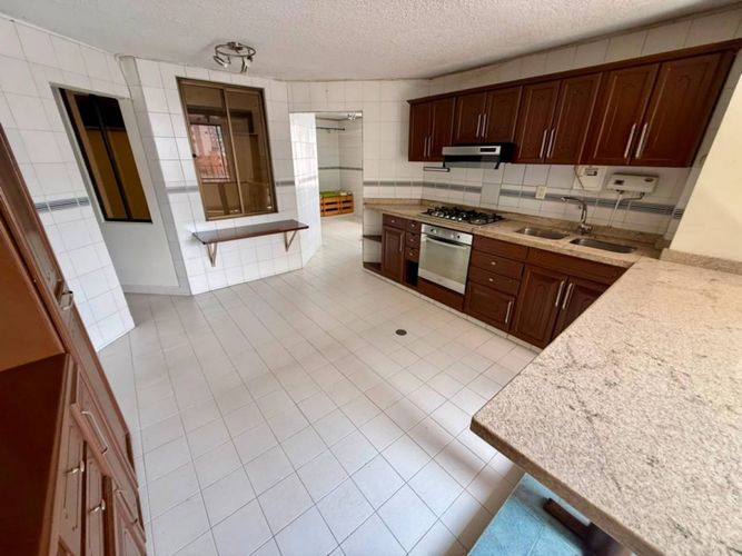 Apartamento de 4 alcobas en venta en San Alonso, Bucaramanga, 148 m² · foto 2 de 18