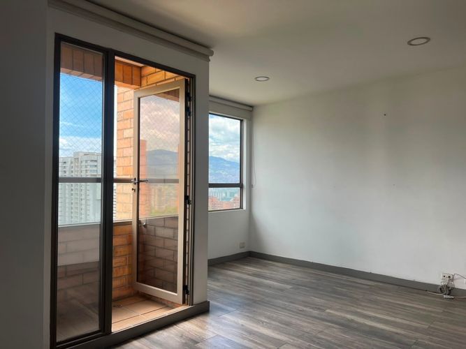 Apartamento de 2 alcobas en venta en El Poblado, Medellín, 142 m² · foto 13 de 15