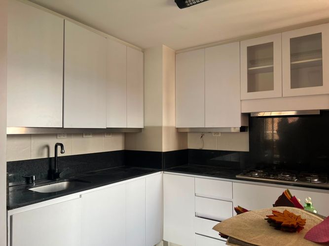 Apartamento de 2 alcobas en venta en El Poblado, Medellín, 142 m² · foto 6 de 15