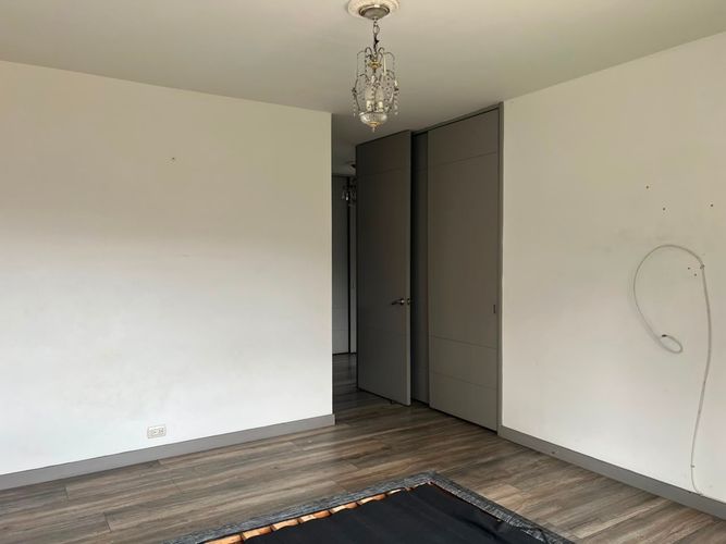 Apartamento de 2 alcobas en venta en El Poblado, Medellín, 142 m² · foto 8 de 15