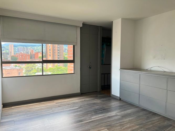 Apartamento de 2 alcobas en venta en El Poblado, Medellín, 142 m² · foto 12 de 15