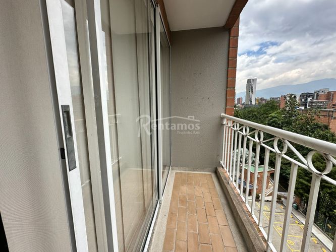 Apartamento de 3 alcobas en arriendo en San Lucas, Medellín, 90 m² · foto 2 de 21