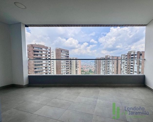 Apartamento de 2 alcobas en venta en Loma Del Chocho, Envigado, 87 m² · foto 2 de 20