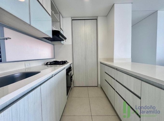 Apartamento de 2 alcobas en venta en Loma Del Chocho, Envigado, 87 m² · foto 4 de 20