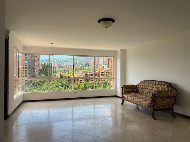 Apartamento de 3 alcobas en venta en El Poblado, Medellín, 168 m² · foto 2 de 17