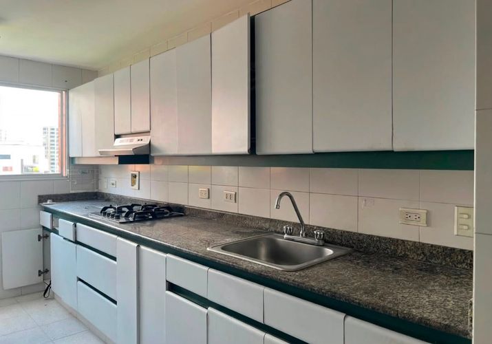 Apartamento de 3 alcobas en venta en El Poblado, Medellín, 168 m² · foto 5 de 17
