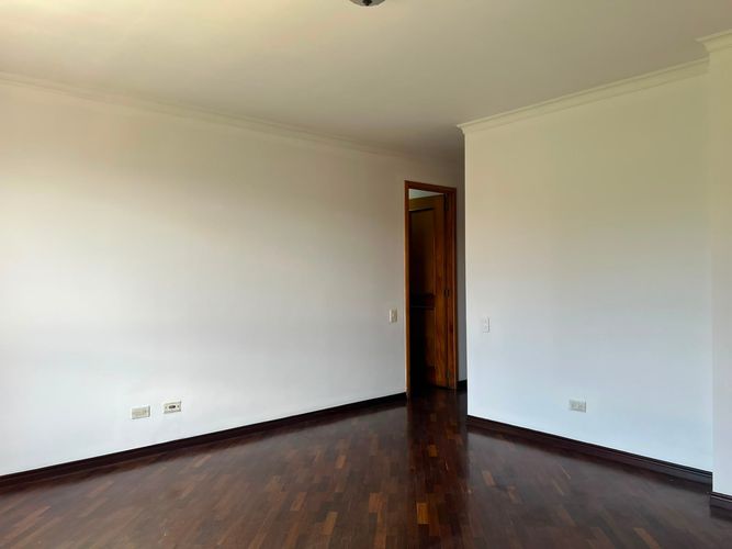 Apartamento de 3 alcobas en venta en El Poblado, Medellín, 168 m² · foto 10 de 17