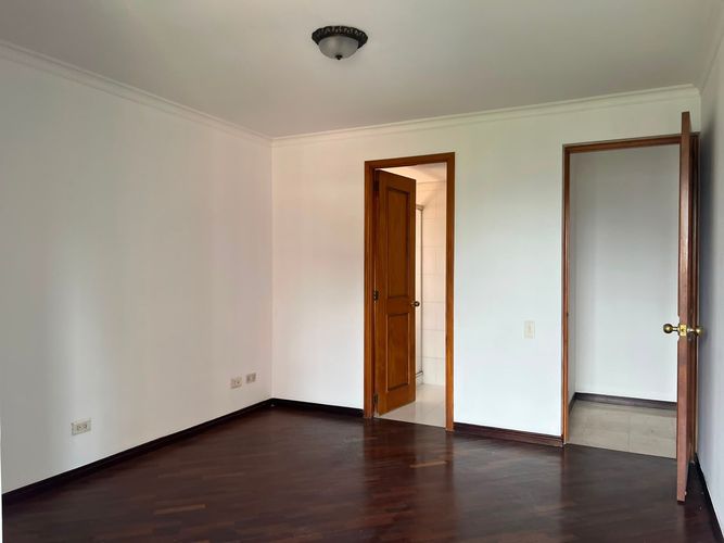 Apartamento de 3 alcobas en venta en El Poblado, Medellín, 168 m² · foto 11 de 17