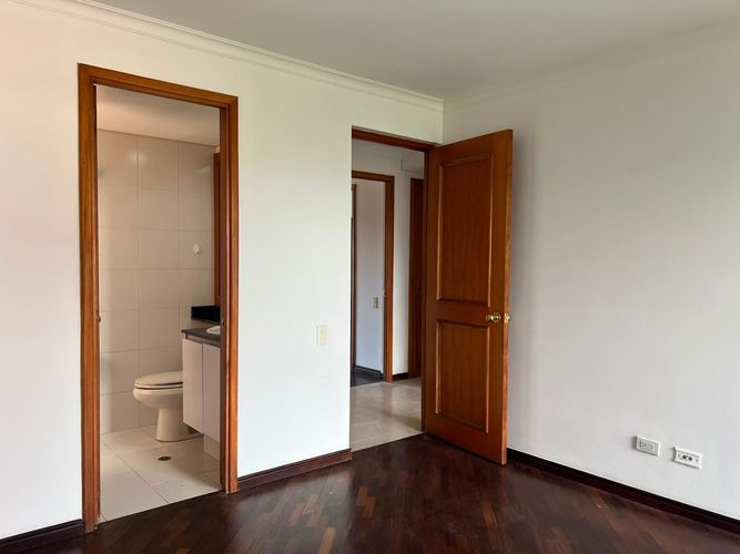 Apartamento de 3 alcobas en venta en El Poblado, Medellín, 168 m² · foto 12 de 17