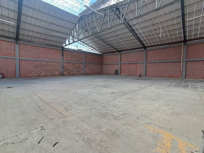 Bodega en arriendo en Cr. Sakabuma, Dosquebradas, 950 m² · foto 4 de 8