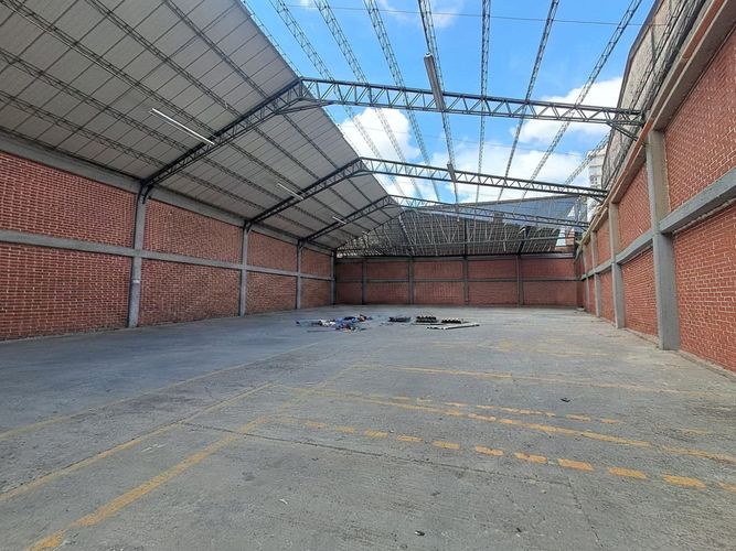 Bodega en arriendo en Cr. Sakabuma, Dosquebradas, 950 m² · foto 5 de 8