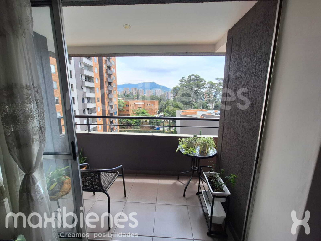 Apartamento en venta en Las Brisas, La Estrella · foto 2 de 13