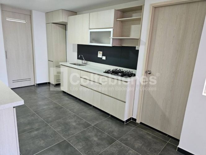 Apartamento de 3 alcobas en venta en Las Lomitas, Sabaneta, 120 m² · foto 5 de 16