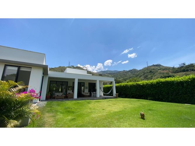 Casa de 6 alcobas en venta en Alfaguara, Jamundí, 480 m² · foto 2 de 24