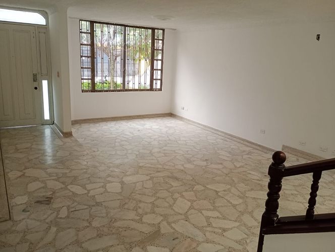 Casa de 4 alcobas en venta en El Ingenio, Cali, 450 m² · foto 3 de 24
