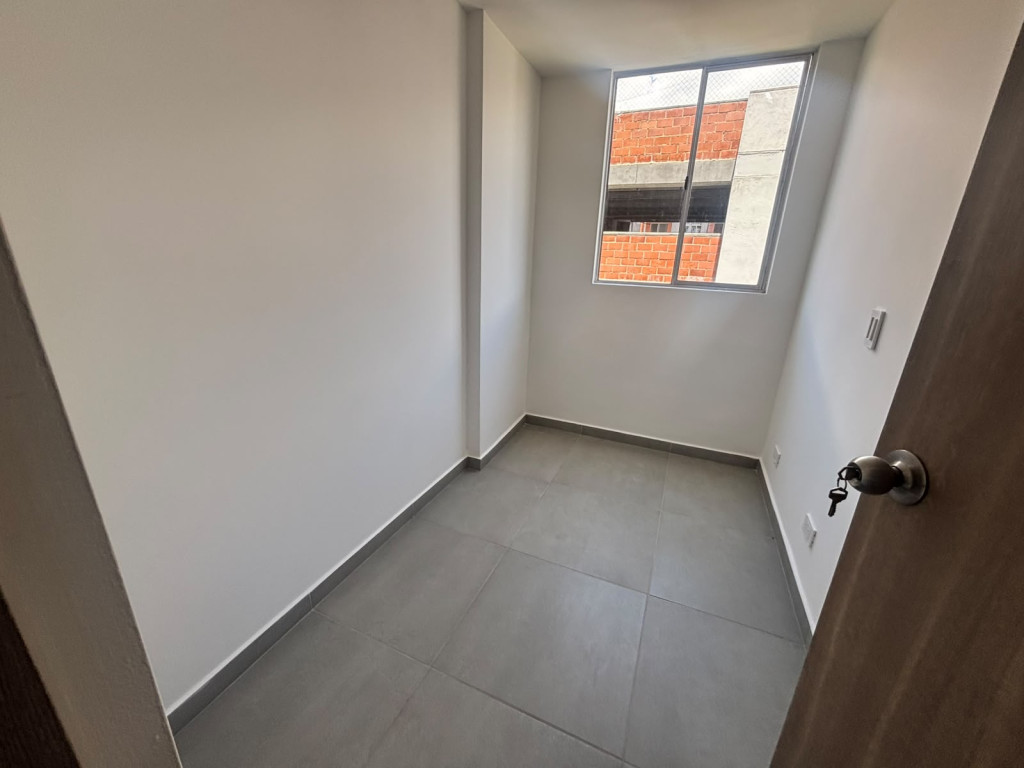 Apartamento en arriendo en Centro, Rionegro · foto 3 de 8