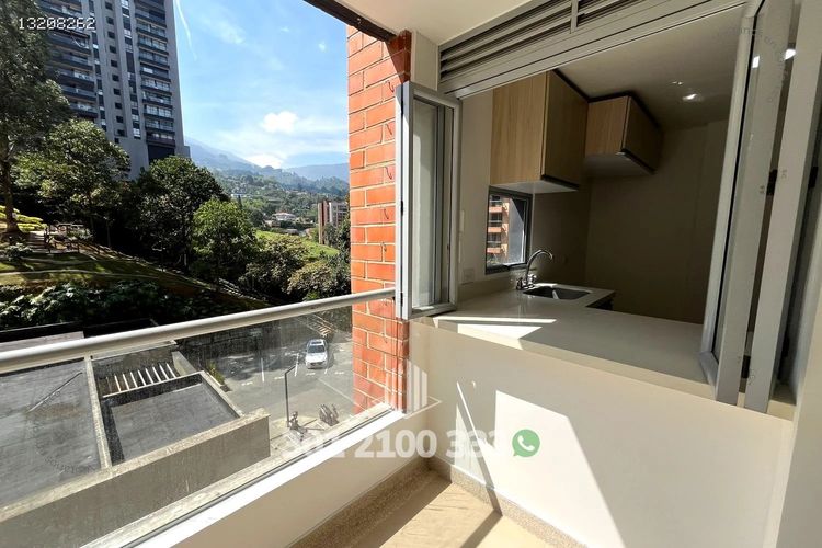 Apartamento de 3 alcobas en arriendo en Loma De Las Brujas, Envigado, 98 m² · foto 5 de 24