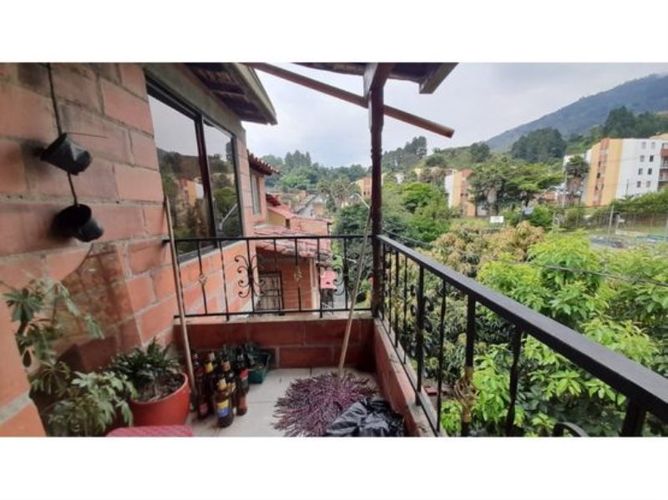 Casa de 4 alcobas en venta en Urbanizacion Urapanes, Bello, 108 m² · foto 5 de 22