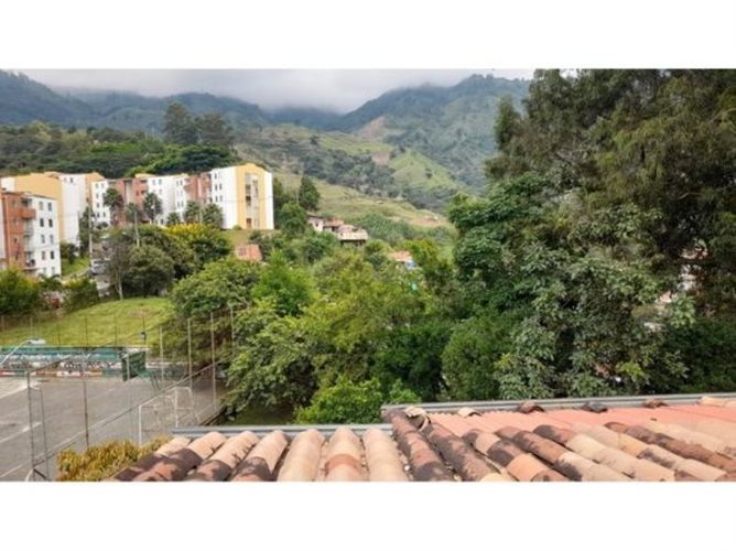 Casa de 4 alcobas en venta en Urbanizacion Urapanes, Bello, 108 m² · foto 8 de 22