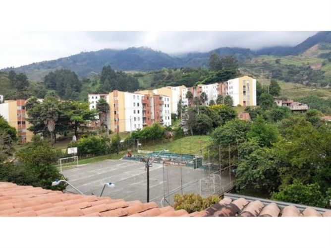 Casa de 4 alcobas en venta en Urbanizacion Urapanes, Bello, 108 m² · foto 13 de 22