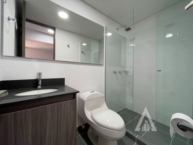 Apartamento de 2 alcobas en arriendo en Granizal, Medellín, 70 m² · foto 7 de 8