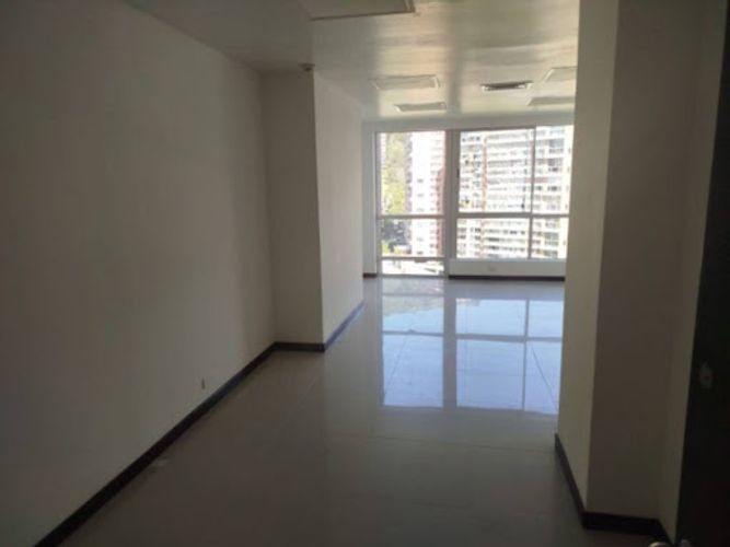 Oficina en arriendo en El Tesoro, Medellín, 34 m² · foto 2 de 5