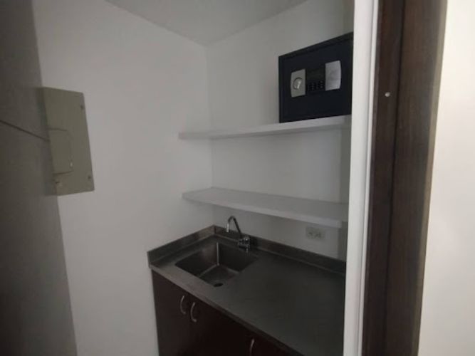 Oficina en arriendo en El Tesoro, Medellín, 34 m² · foto 3 de 5