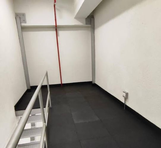 Bodega en arriendo en Loma Del Escobero, Envigado, 14 m² · foto 4 de 5