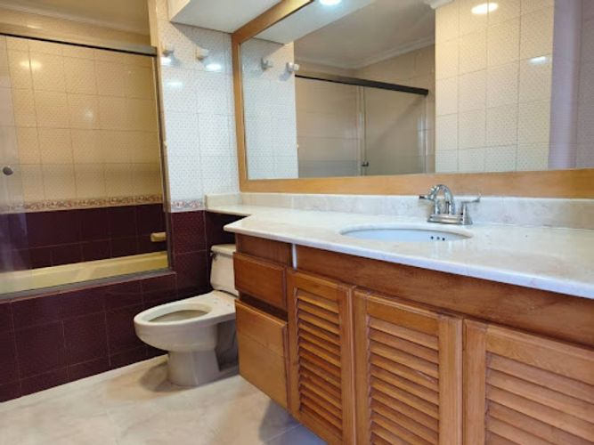 Apartamento de 3 alcobas en arriendo en Los Balsos, Medellín, 227 m² · foto 11 de 22
